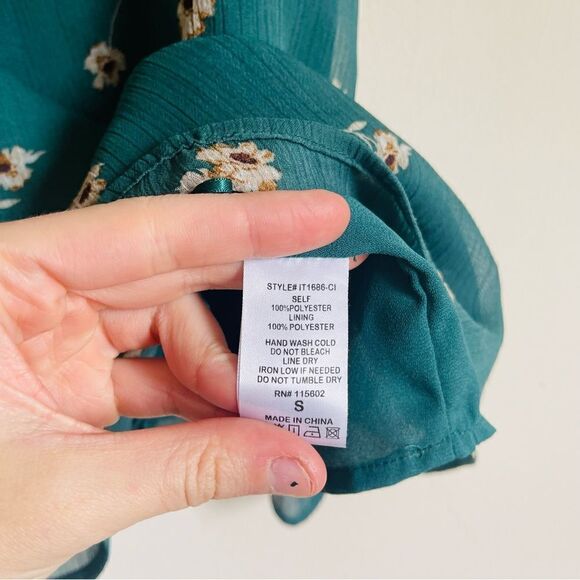 All in Favor Green Chiffon Floral Tank Top Small - Picture 3 of 6